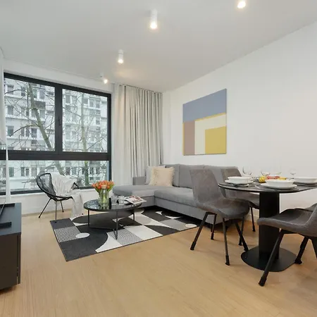 Deluxe In The Center By Renters Warsaw