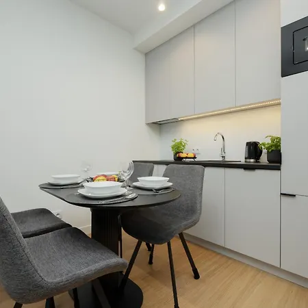 Deluxe In The Center By Renters Apartment