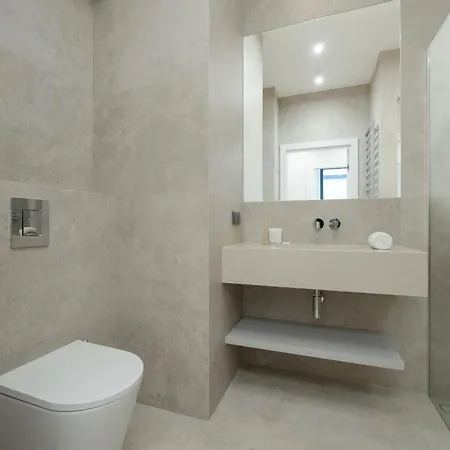 Deluxe In The Center By Renters *